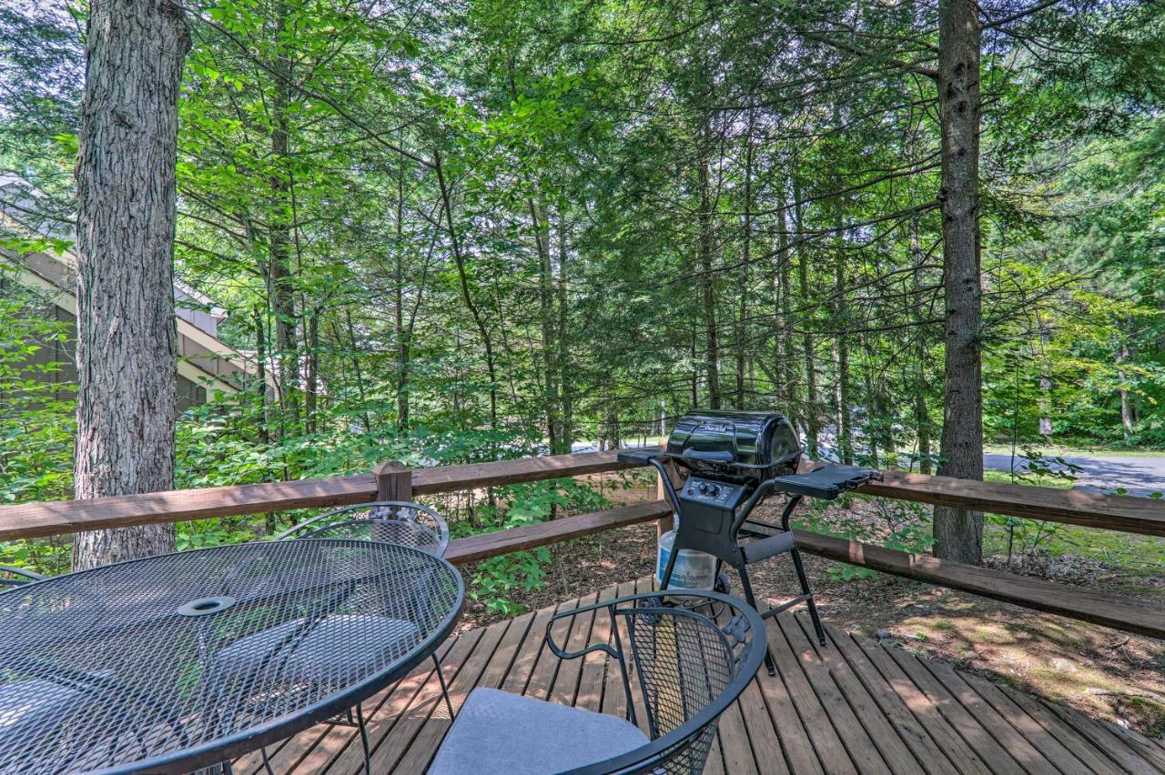 Quiet Getaway With Deck Less Than 1 Mi To Jack Frost Resort! レイク・ハーモニー エクステリア 写真
